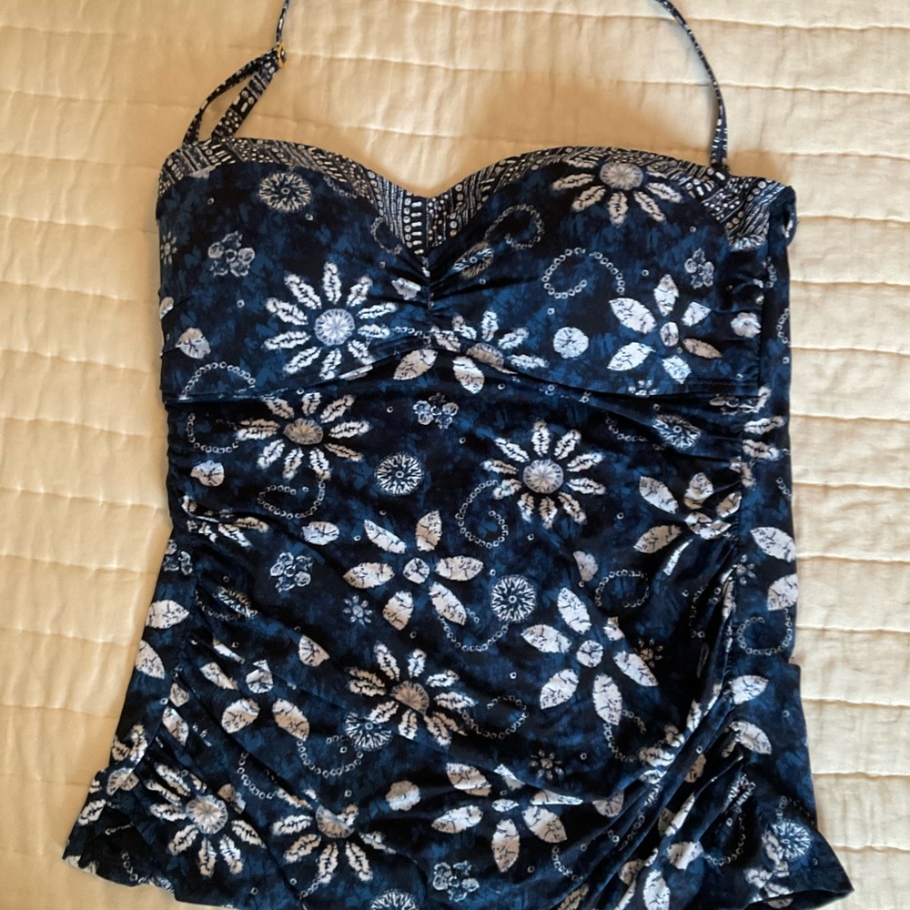 Womens swim top. Adjustable removable strap. Molded cups.